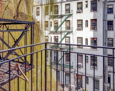 Mott Street at Prince Street - Photo Thumbnail 7