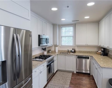 1735 Peachtree Street Ne # 201 - Photo Thumbnail 6