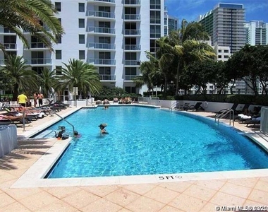 1050 Brickell Ave - Photo Thumbnail 11