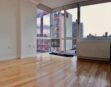 350 West 37th Street - Photo Thumbnail 1