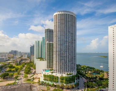 1750 N Bayshore Dr Apt 1911 - Photo Thumbnail 12