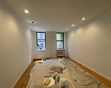 246 West 22 - Photo Thumbnail 2