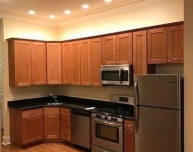 395 W Broadway Apt 2f - Photo Thumbnail 0