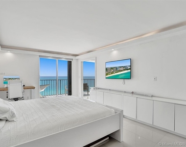 2625 Collins Ave - Photo Thumbnail 3