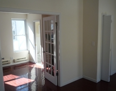 1420 Putnam Avenue - Photo Thumbnail 2