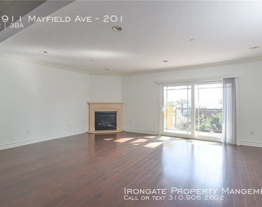 11911 Mayfield Ave - Photo Thumbnail 6