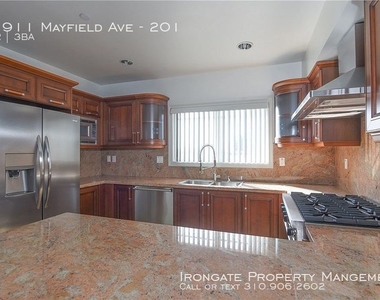 11911 Mayfield Ave - Photo Thumbnail 13