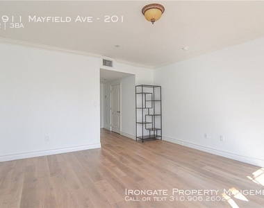 11911 Mayfield Ave - Photo Thumbnail 19