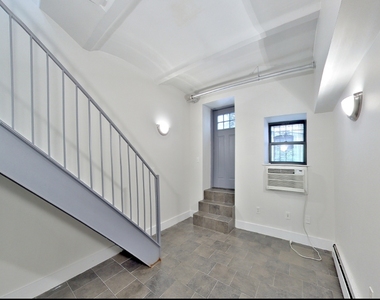 218 East 6th Street - Photo Thumbnail 3