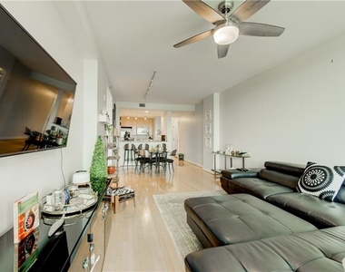 3338 Peachtree Road Ne - Photo Thumbnail 3