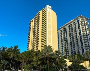 17375 Collins Ave - Photo Thumbnail 21