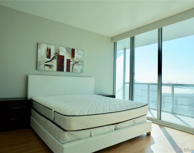 888 Biscayne Blvd - Photo Thumbnail 5