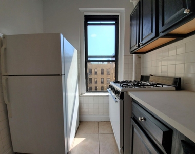 25-21 31st Ave - Photo Thumbnail 1