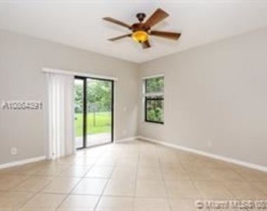 3427 Nw 112th Way - Photo Thumbnail 5