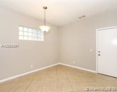 3427 Nw 112th Way - Photo Thumbnail 7