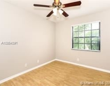 3427 Nw 112th Way - Photo Thumbnail 11