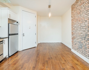 435 Bleecker St - Unit: 2L - Photo Thumbnail 7