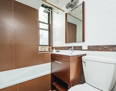 435 Bleecker St - Unit: 2L - Photo Thumbnail 2