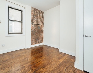 435 Bleecker St - Unit: 2L - Photo Thumbnail 5