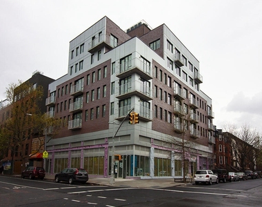 410 Tompkins Avenue - Photo Thumbnail 8