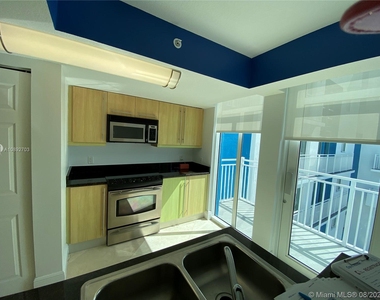 7600 Collins Ave - Photo Thumbnail 21