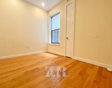 662 Park Place - Photo Thumbnail 6