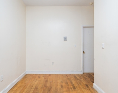 163 Humboldt Street, Brooklyn, NY 11206 - Photo Thumbnail 8