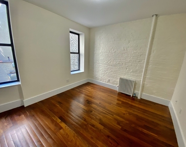 455 Hudson Street - Photo Thumbnail 4