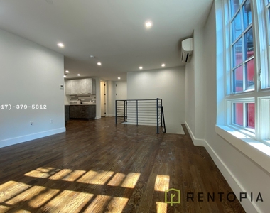 555 Grand St - Photo Thumbnail 1