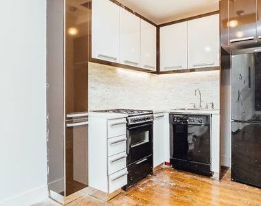 137 Manhattan Ave - Unit: 2B - Photo Thumbnail 6