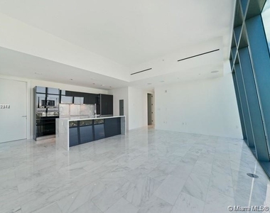 1451 Brickell Ave - Photo Thumbnail 1