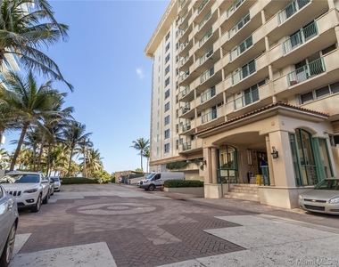 9195 Collins Ave - Photo Thumbnail 23