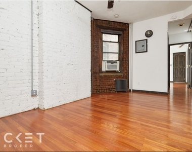 516 East 12th Street - Photo Thumbnail 3