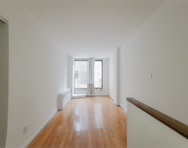 146 East 39th Street - Photo Thumbnail 0