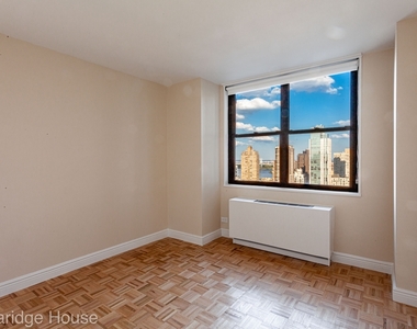 201 East 87th Street - Photo Thumbnail 6