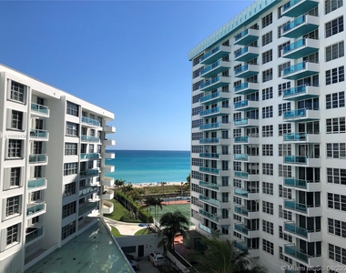 5151 Collins Ave - Photo Thumbnail 17