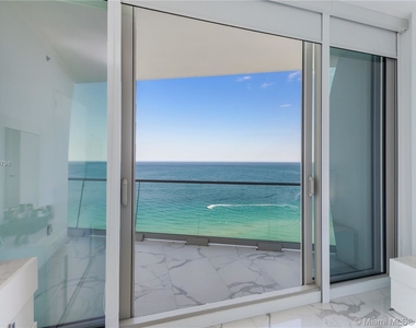 16901 Collins Ave - Photo Thumbnail 11