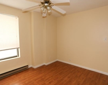 4520 Clarendon - Photo Thumbnail 16