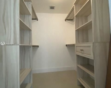 488 Ne 18th St Unit 2501 - Photo Thumbnail 12