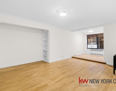 425 Central Park West - Photo Thumbnail 3