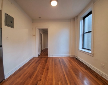 25-21 31st Avenue - Photo Thumbnail 3