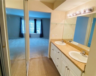 5530 Owensmouth Avenue - Photo Thumbnail 11