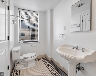 222 W Rittenhouse Square - Photo Thumbnail 9