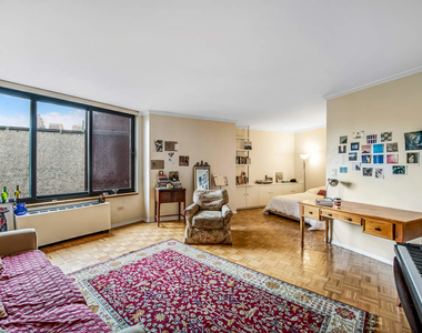 155 West 70th Street - Photo Thumbnail 2