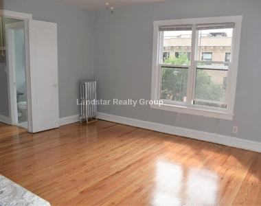 4602 N Beacon - Photo Thumbnail 0