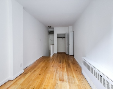 146 East 39th Street - Photo Thumbnail 5