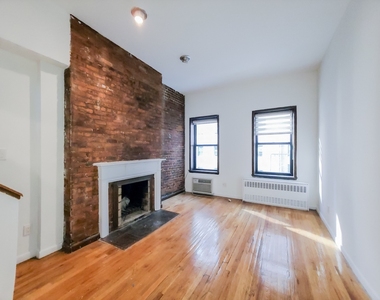 146 East 39th Street - Photo Thumbnail 4