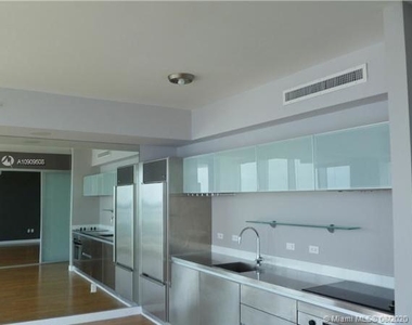 1040 Biscayne Blvd - Photo Thumbnail 3