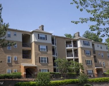 5470 Glenridge Dr Ne Apt 20267-1 - Photo Thumbnail 2