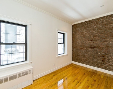 Prime West Village, Hudson and Perrry, 2.5 Month's Free and No Fee, ASAP to October Move - Photo Thumbnail 1